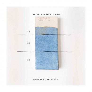 9879 - Bleu clair &agrave; effets
