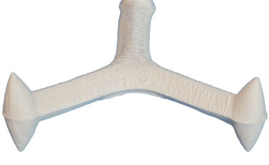 Cuisson c&eacute;ramique : Pourquoi et comment utiliser les tr&eacute;pieds patte de coq en atelier ?
